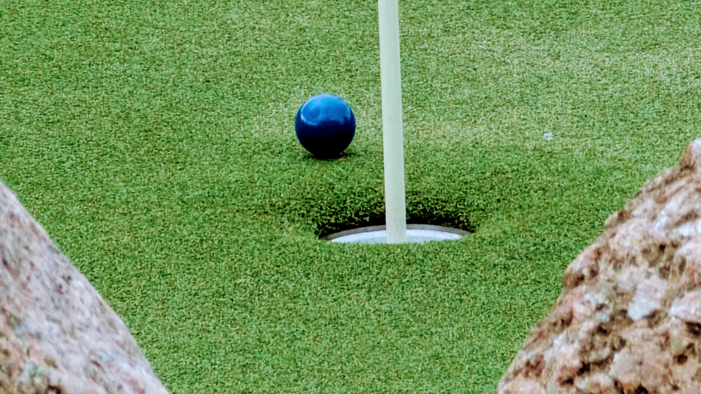 NU KÖR VI – SERIEPREMIÄR I BANGOLF!